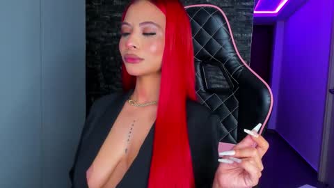 M A R I A N E online show from September 21, 2025, 7:43 am