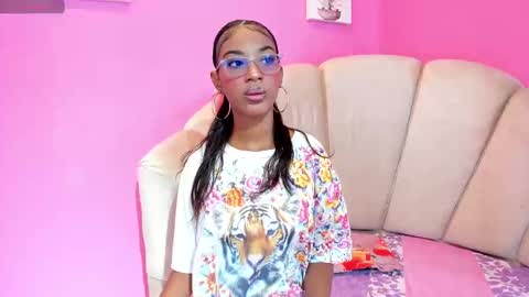 Snapshot of marianrosse chatting on September 15, 2025, 7:25 pm marianrosse online show from September 15, 2025, 7:25 pm