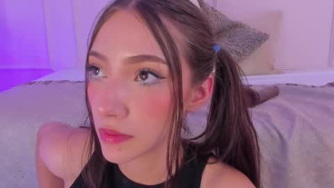 Snapshot of mariapettit chatting on March 11, 2025, 6:19 pm Maria Pettit online show from March 11, 2025, 6:19 pm