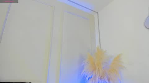 Snapshot of mariapettit chatting on November 25, 2025, 11:32 am Maria Pettit online show from November 25, 2025, 11:32 am