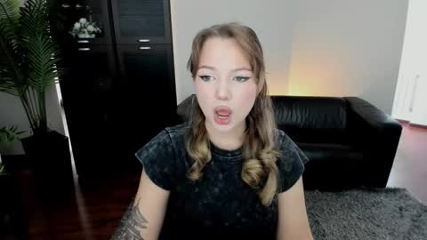 Snapshot of mariarobinsone chatting on October 14, 2025, 11:44 am mariarobinsone online show from October 14, 2025, 11:44 am