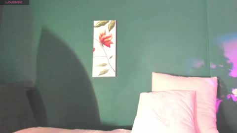 Theressa online show from December 4, 2025, 11:52 am