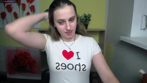 Snapshot of mariatess_ chatting on December 13, 2024, 2:16 pm Mariia online show from December 13, 2024, 2:16 pm