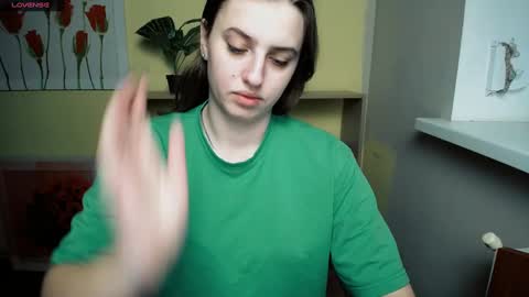 Snapshot of mariatess_ chatting on January 5, 2025, 9:15 am Mariia online show from January 5, 2025, 9:15 am