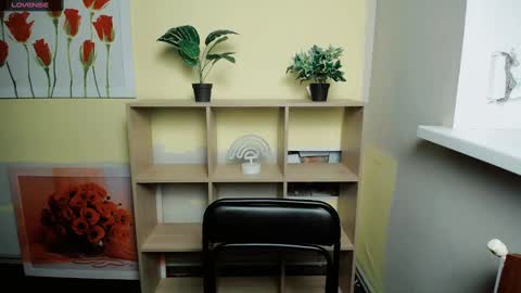 Snapshot of mariatess_ chatting on January 6, 2025, 5:27 pm Mariia online show from January 6, 2025, 5:27 pm