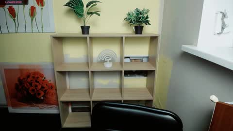 Snapshot of mariatess_ chatting on January 8, 2025, 11:10 am Mariia online show from January 8, 2025, 11:10 am