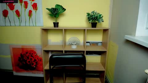 Snapshot of mariatess_ chatting on January 27, 2025, 4:33 pm Mariia online show from January 27, 2025, 4:33 pm