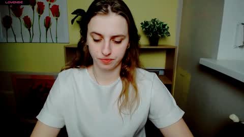 Snapshot of mariatess_ chatting on February 5, 2025, 5:53 pm Mariia online show from February 5, 2025, 5:53 pm