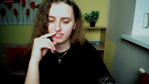 Snapshot of mariatess_ chatting on February 12, 2025, 5:48 pm Mariia online show from February 12, 2025, 5:48 pm