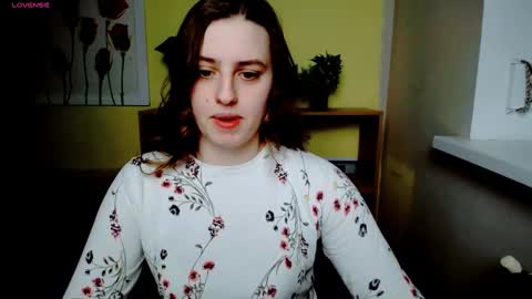 Snapshot of mariatess_ chatting on February 21, 2025, 3:32 pm Mariia online show from February 21, 2025, 3:32 pm