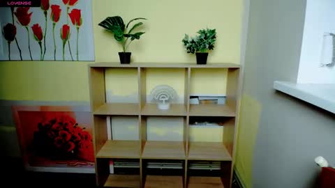 Snapshot of mariatess_ chatting on February 22, 2025, 5:57 pm Mariia online show from February 22, 2025, 5:57 pm