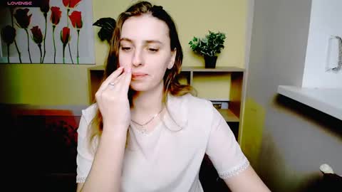 Snapshot of mariatess_ chatting on March 3, 2025, 6:22 pm Mariia online show from March 3, 2025, 6:22 pm