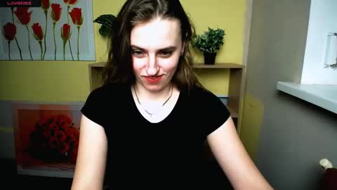 Snapshot of mariatess_ chatting on March 7, 2025, 4:55 pm Mariia online show from March 7, 2025, 4:55 pm