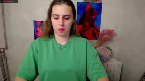 Snapshot of mariatess_ chatting on October 23, 2025, 9:41 am Mariia online show from October 23, 2025, 9:41 am
