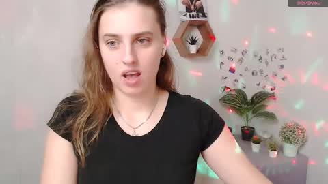 Snapshot of mariatess_ chatting on October 25, 2025, 12:45 pm Mariia online show from October 25, 2025, 12:45 pm