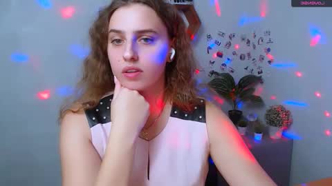 Snapshot of mariatess_ chatting on October 29, 2025, 1:57 pm Mariia online show from October 29, 2025, 1:57 pm