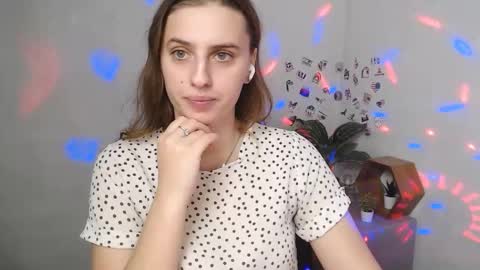 Snapshot of mariatess_ chatting on November 6, 2025, 1:23 pm Mariia online show from November 6, 2025, 1:23 pm