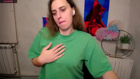 Snapshot of mariatess_ chatting on November 13, 2025, 6:23 am Mariia online show from November 13, 2025, 6:23 am