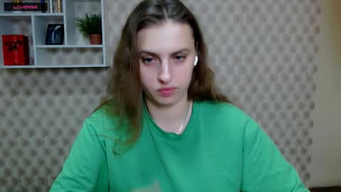 Snapshot of mariatess_ chatting on November 30, 2025, 12:53 pm Mariia online show from November 30, 2025, 12:53 pm