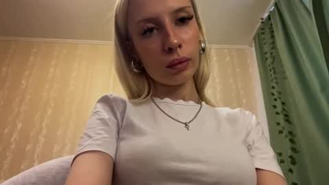 Molly online show from September 18, 2025, 7:32 am