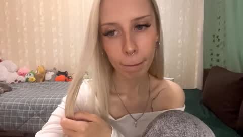 Molly online show from September 29, 2025, 7:24 am