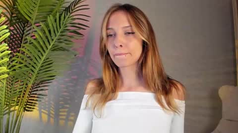 Snapshot of maribett chatting on September 11, 2025, 4:07 pm Masha online show from September 11, 2025, 4:07 pm