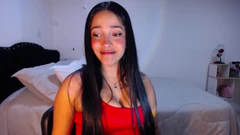 Snapshot of marie_daved chatting on October 4, 2025, 7:39 am Nicolle online show from October 4, 2025, 7:39 am