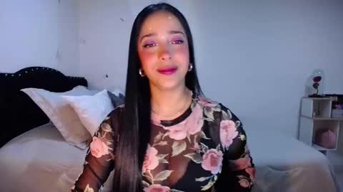 Snapshot of marie_daved chatting on October 15, 2025, 2:01 am Nicolle online show from October 15, 2025, 2:01 am