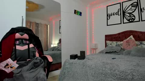Snapshot of marie_mature chatting on March 12, 2025, 3:29 pm marie online show from March 12, 2025, 3:29 pm
