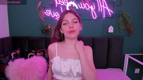 Mary 3 online show from January 8, 2025, 1:42 am