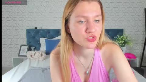 mariel_brown online show from December 12, 2024, 11:29 am