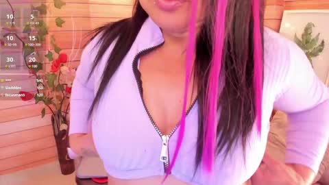 Snapshot of marien_thomson_ chatting on February 13, 2025, 7:56 am Marien online show from February 13, 2025, 7:56 am