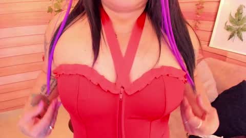 Snapshot of marien_thomson_ chatting on February 23, 2025, 4:07 am Marien online show from February 23, 2025, 4:07 am