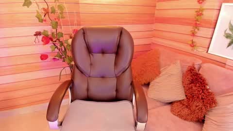 Snapshot of marien_thomson_ chatting on February 26, 2025, 3:10 am Marien online show from February 26, 2025, 3:10 am