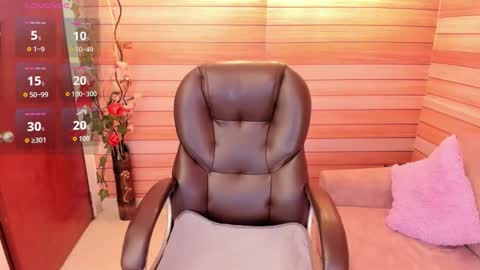 Snapshot of marien_thomson_ chatting on September 19, 2025, 1:40 am Marien online show from September 19, 2025, 1:40 am