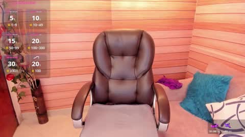 Snapshot of marien_thomson_ chatting on September 28, 2025, 10:59 pm Marien online show from September 28, 2025, 10:59 pm