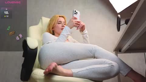 Snapshot of marietta__castro chatting on December 10, 2024, 2:06 pm Marietta online show from December 10, 2024, 2:06 pm