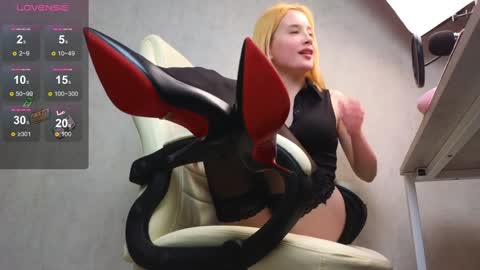 Snapshot of marietta__castro chatting on December 13, 2024, 6:27 pm Marietta online show from December 13, 2024, 6:27 pm