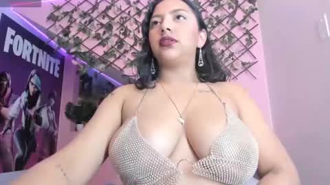 Snapshot of mariilulp303av chatting on March 9, 2025, 12:42 pm Marilu online show from March 9, 2025, 12:42 pm