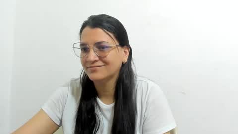 Snapshot of marilyn_garcia chatting on September 27, 2025, 10:59 pm MARILYN SEXY online show from September 27, 2025, 10:59 pm