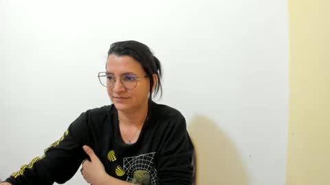 Snapshot of marilyn_garcia chatting on October 11, 2025, 2:37 pm MARILYN SEXY online show from October 11, 2025, 2:37 pm