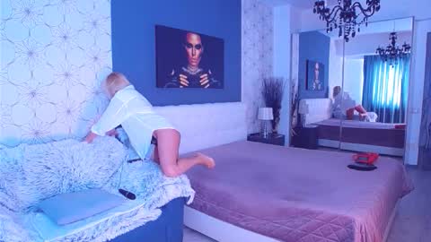 Snapshot of marimais chatting on October 15, 2025, 7:08 am Mary Mais online show from October 15, 2025, 7:08 am