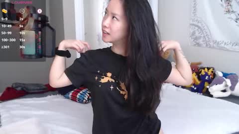 Snapshot of marissapeach chatting on October 25, 2025, 2:13 pm MarissaPeach online show from October 25, 2025, 2:13 pm