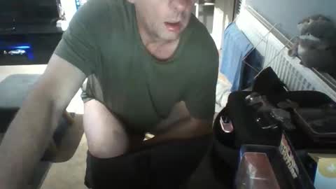 Snapshot of mark2110secs chatting on October 12, 2025, 6:23 am mark2110secs online show from October 12, 2025, 6:23 am