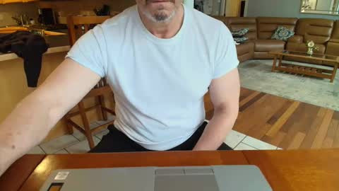 Snapshot of mark48130 chatting on February 27, 2025, 3:15 pm Mark online show from February 27, 2025, 3:15 pm