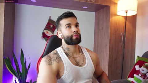 Mark online show from November 30, 2025, 8:57 pm