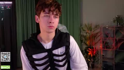 Mark online show from October 31, 2025, 11:22 am