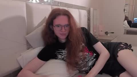 Snapshot of markglover chatting on November 13, 2025, 10:25 am Mark online show from November 13, 2025, 10:25 am