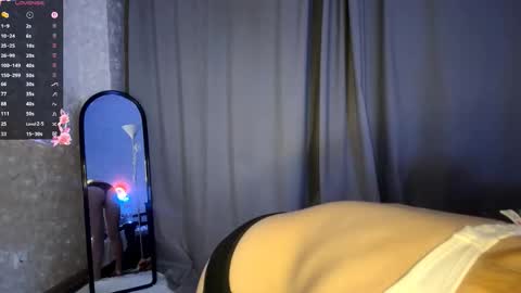 Olivia online show from December 1, 2025, 2:00 pm