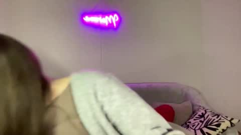 Snapshot of maroonaaa chatting on October 28, 2025, 5:04 pm Mary online show from October 28, 2025, 5:04 pm